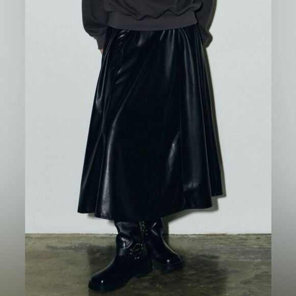NICK&NICOLE Closet Minimal Eco Leather Midi A-line Black Skirt S NWOT - Picture 3 of 15